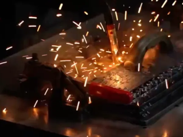 European Distributor Success with Custom Trowels